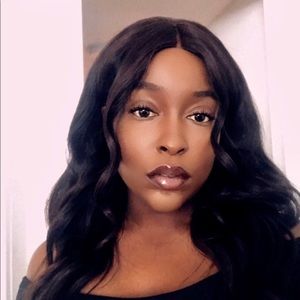 Meet your Posher, Noesa